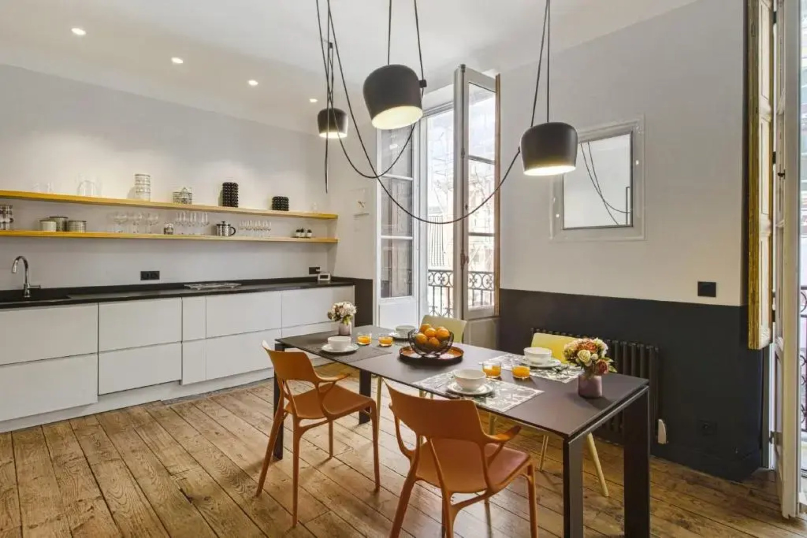 Design Arty Apartment In The Heart Of Biarritz By The Markets