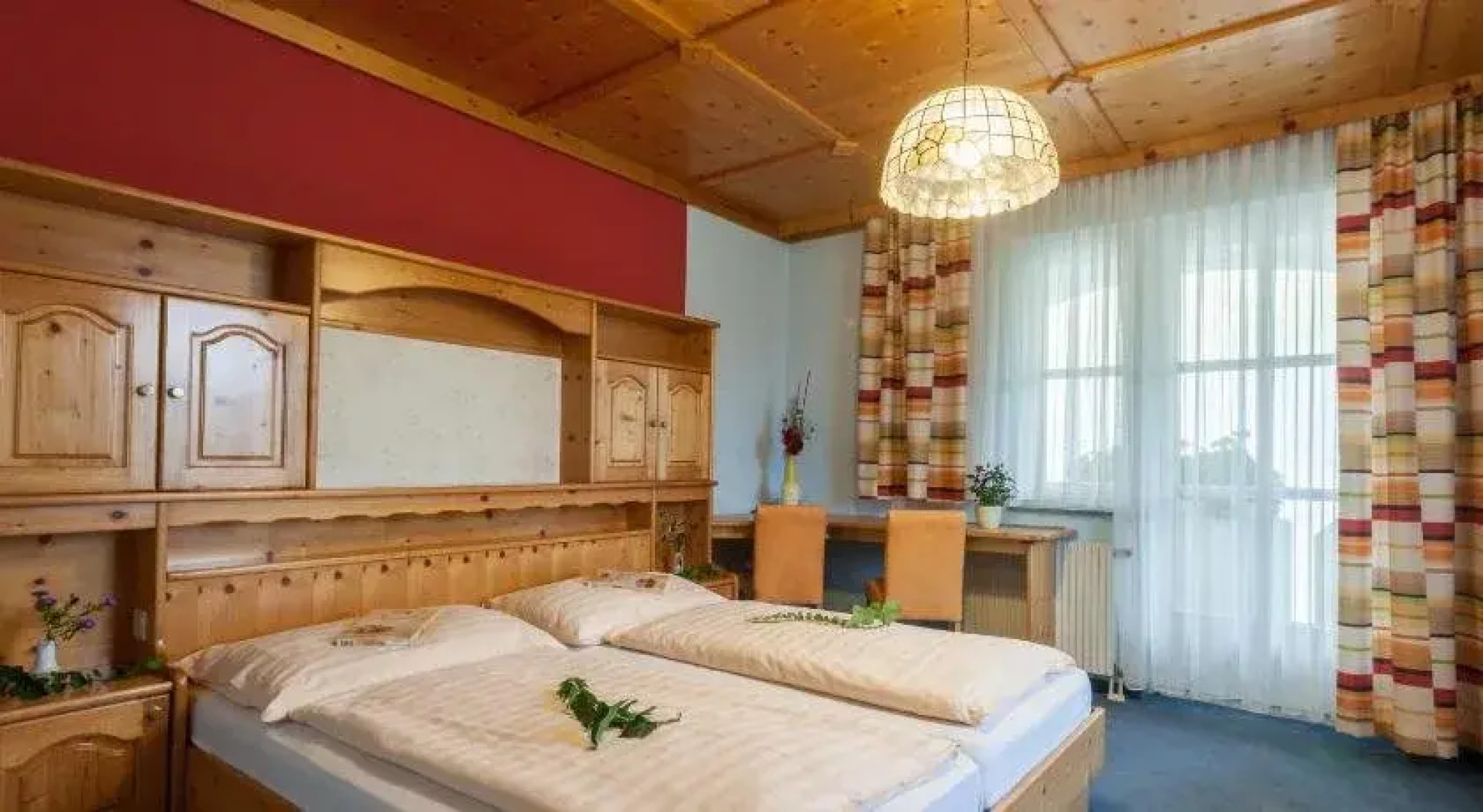 Hotel & Kurpension Weiss