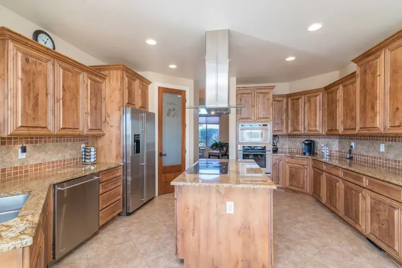 Casa Vista 4 Bedroom Home by RedAwning