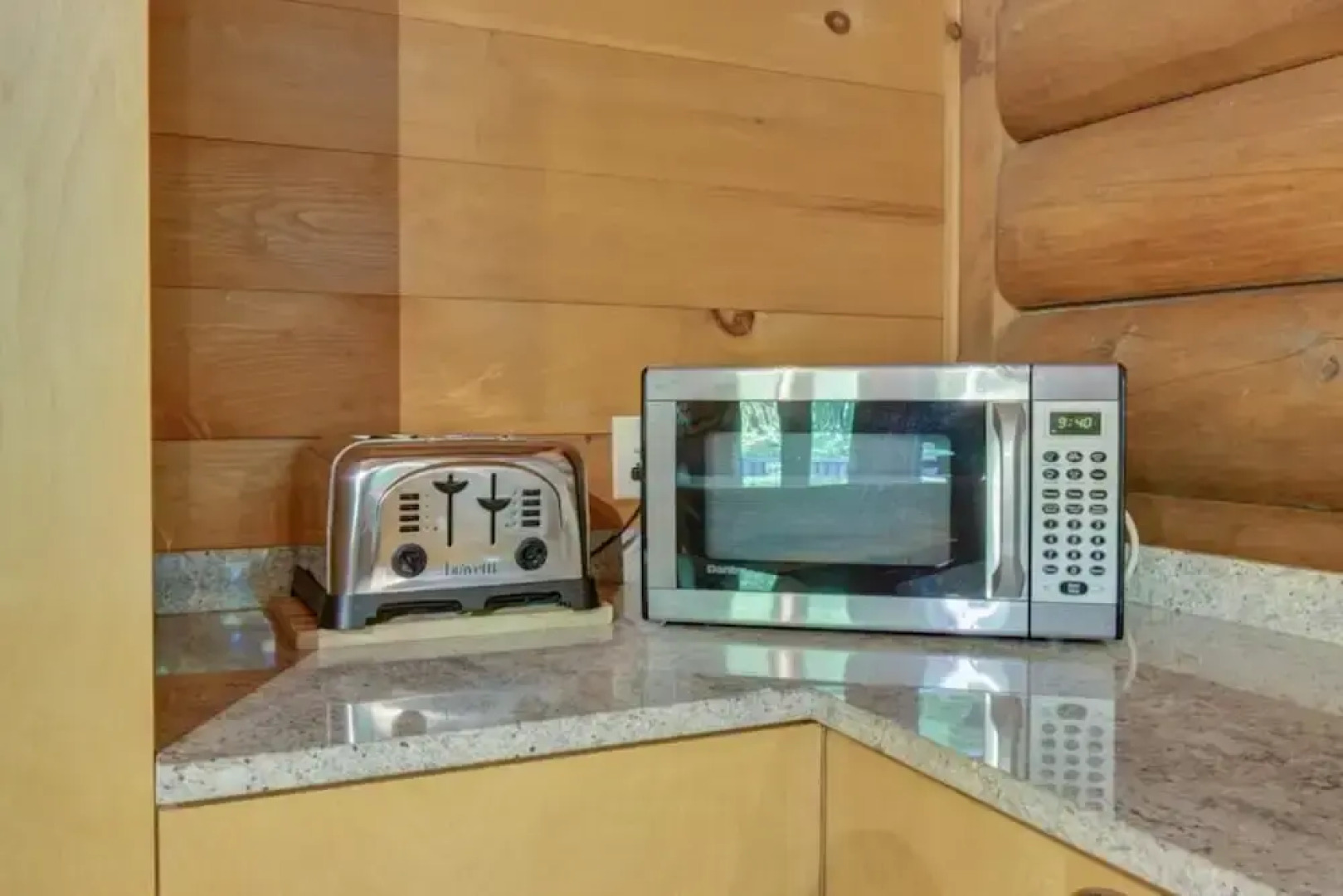 Spacious log Cottage Resort Access Citq 242255