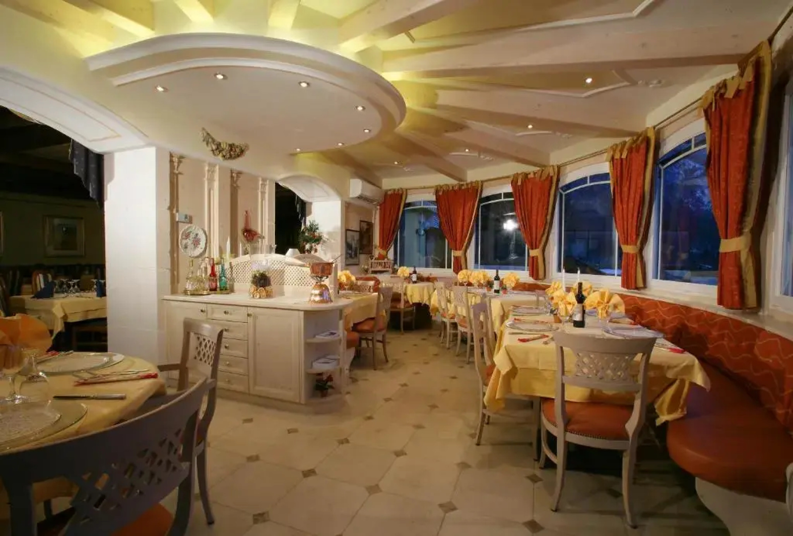Alexander Hotel Alpine Wellness Dolomites