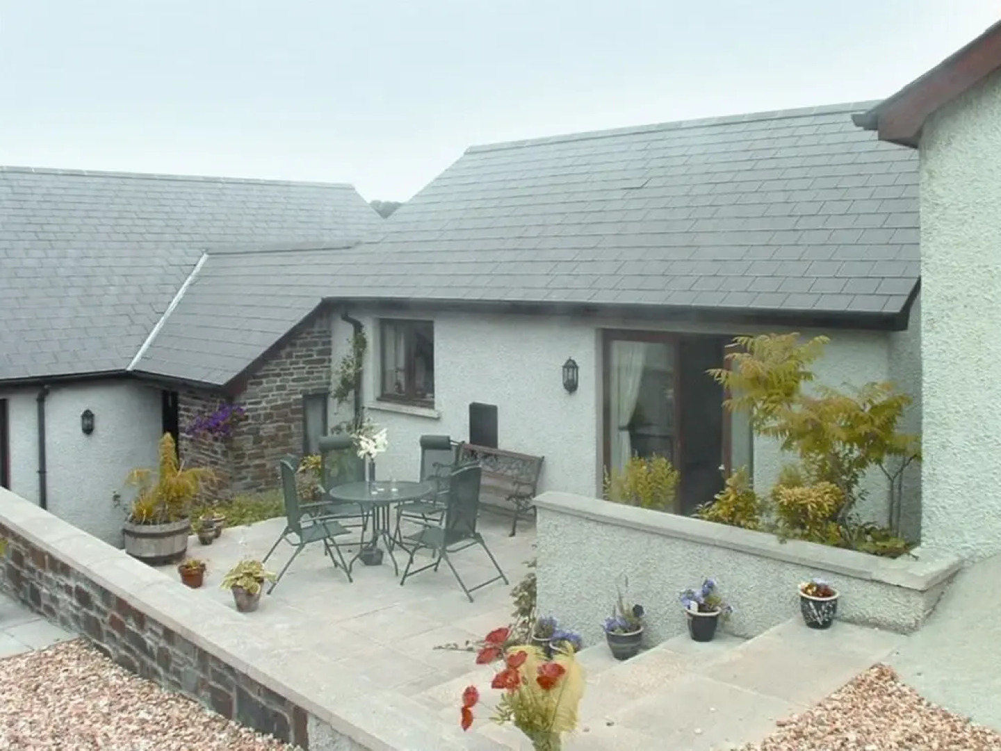 Modern Holiday Home in Wisemans Bridge With Terrace