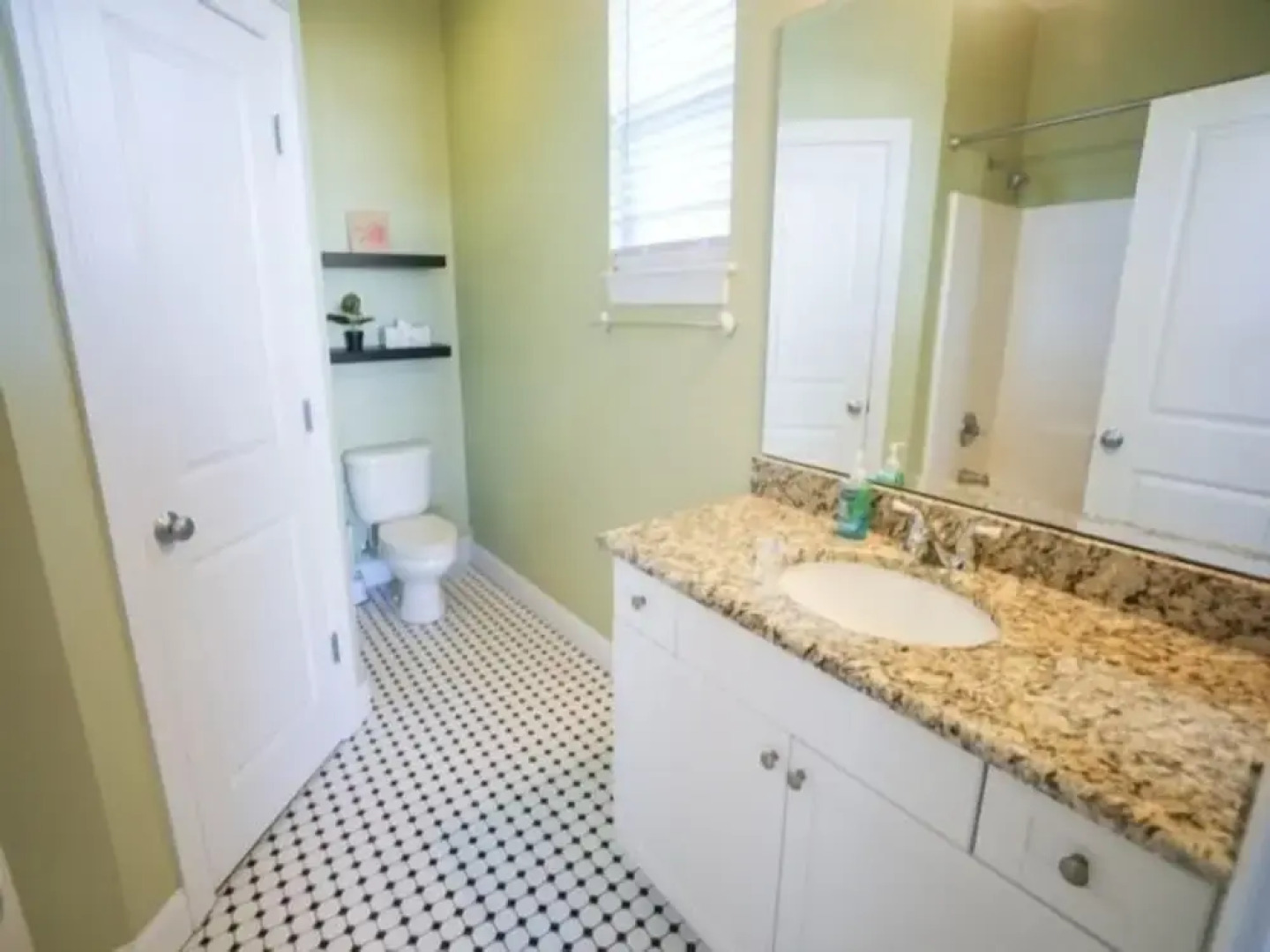 Sandy Bottoms - Relax, Unwind, And Enjoy All The Beach Has To Offer 3 Bedroom Home by Redawning