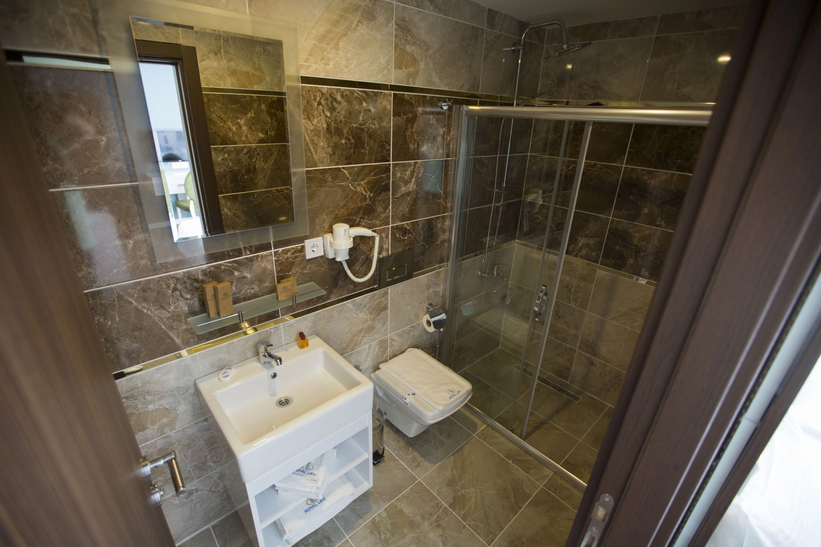 Royal Life Exclusive