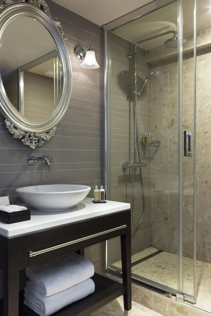 La Clef Louvre Paris by The Crest Collection