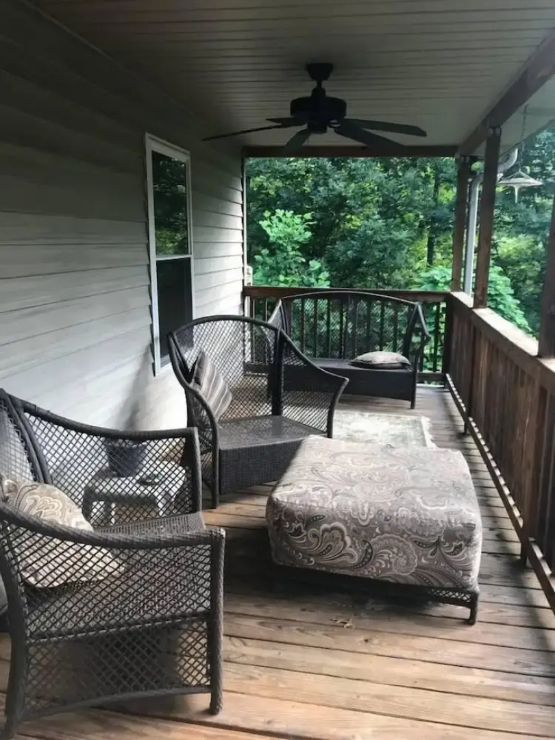 Comfortable Mountain Home near Everything yet Private