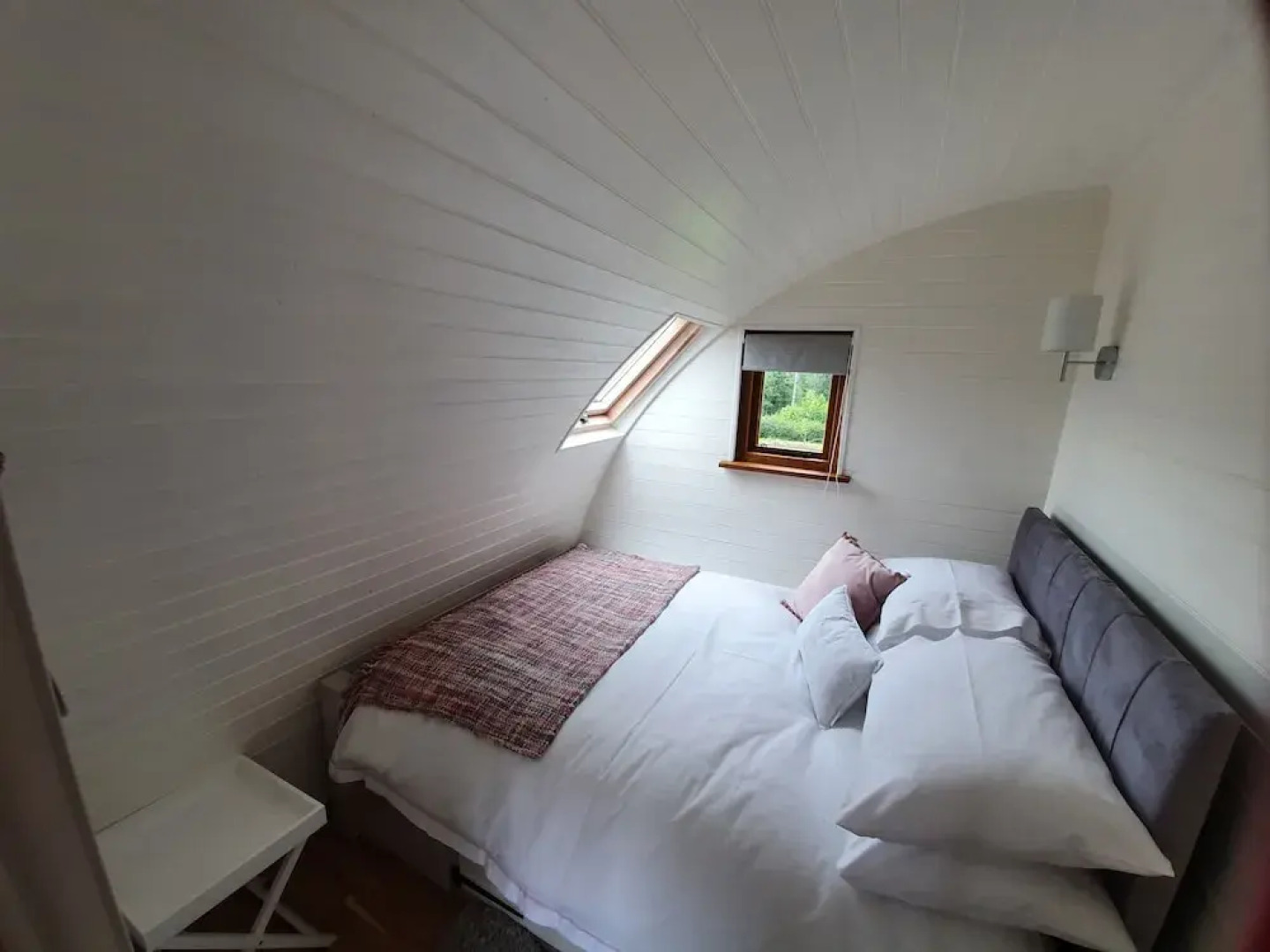 Cilsane Lodges-towy With hot tub