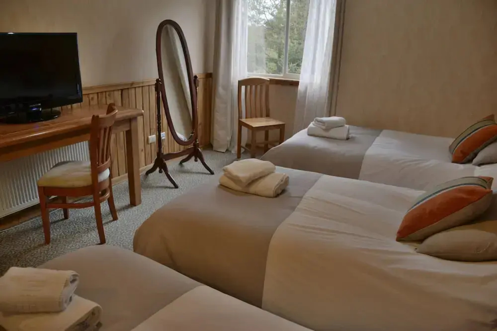 Hotel Borde Lago