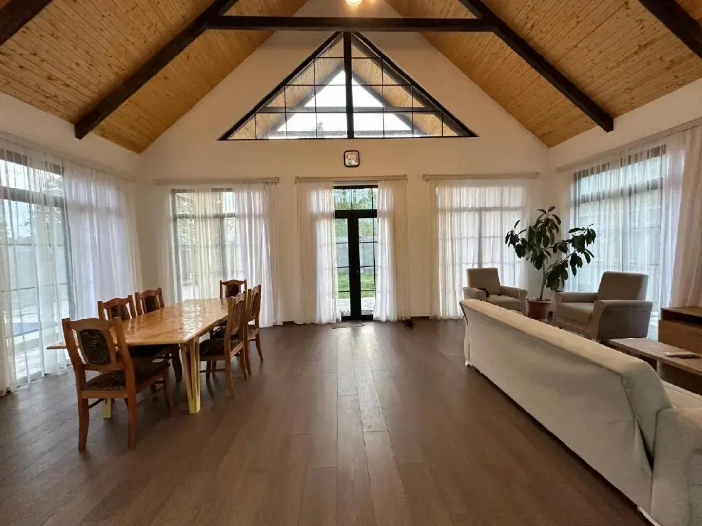 Qafqaz Suite Wood Stack