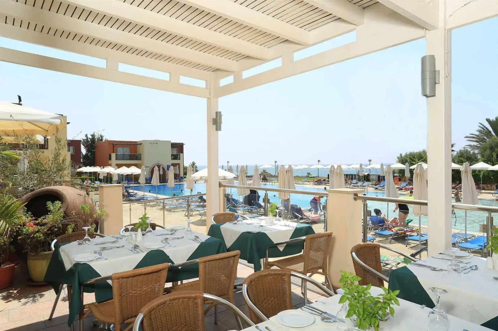 Panas Holiday Village