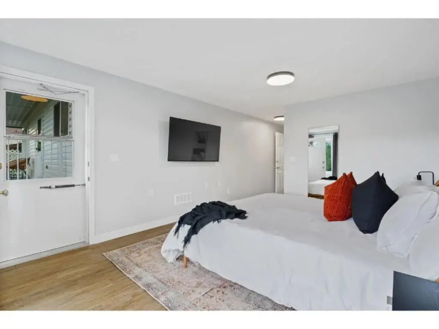 The Riverside I Patio & BBQ I Fire pit I Sleeps 17