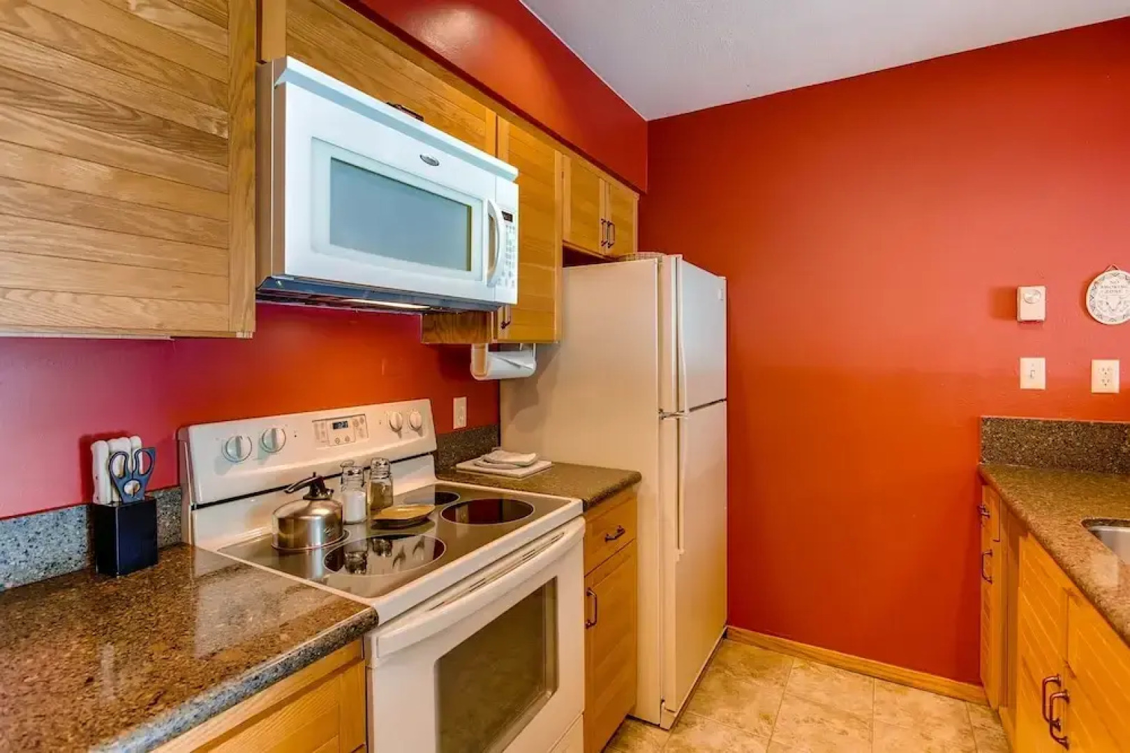 Updated 1 Br - Ski-in/ski-out Access 1 Bedroom Condo - No Cleaning Fee! by RedAwning