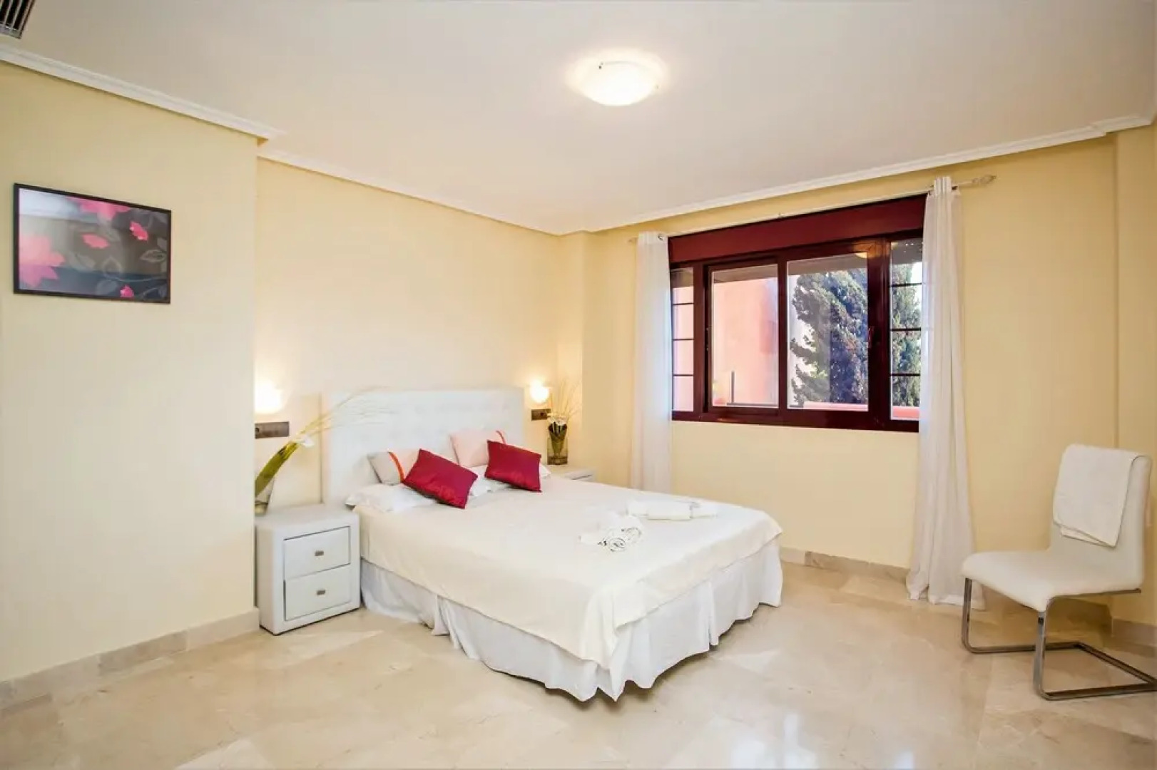 2 Bed Apartment with Mountain and Sea Views VDS33