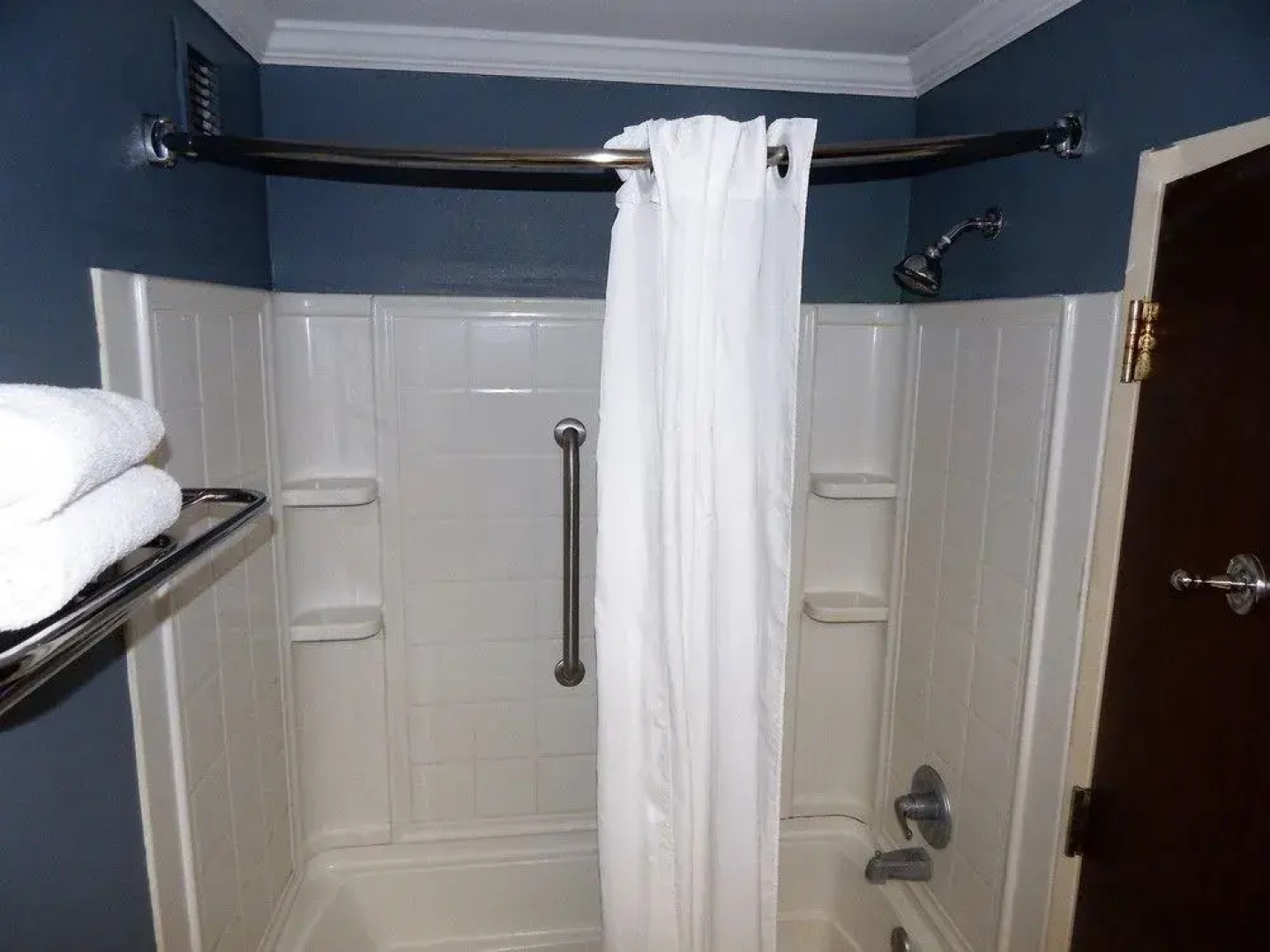 Richmond Suites Hotel