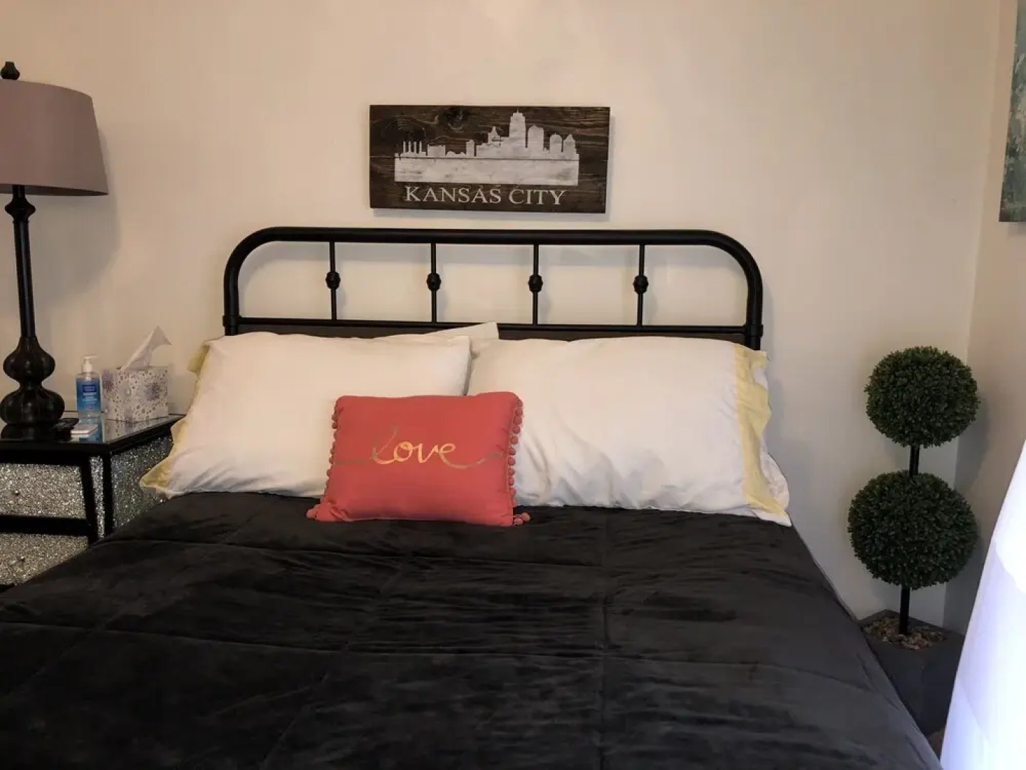 Becky & Marvels 420 Home With A Rentable Room And Wifi