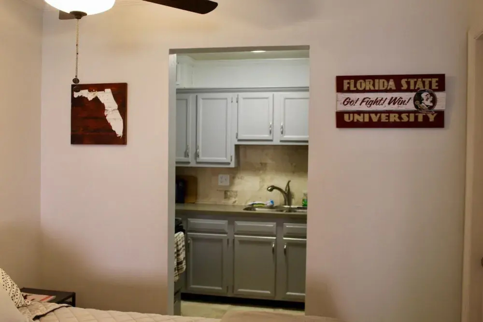 Excellent Location! On Campus Studio Sleeps 4