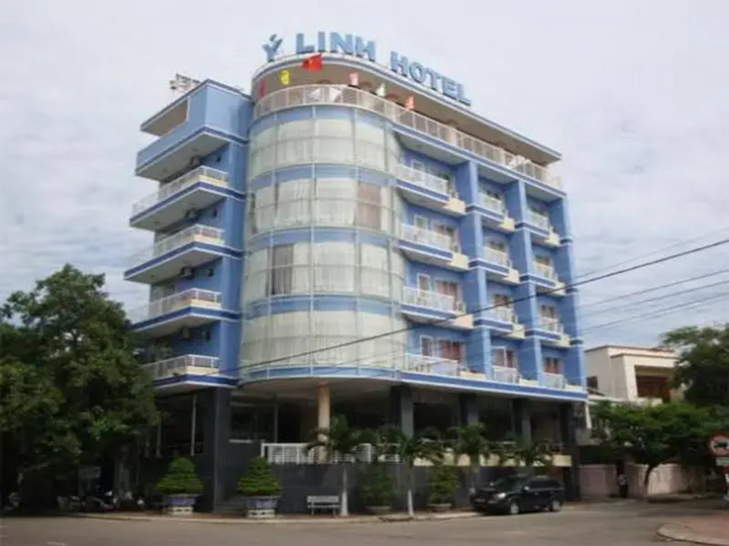 Y Linh Hotel