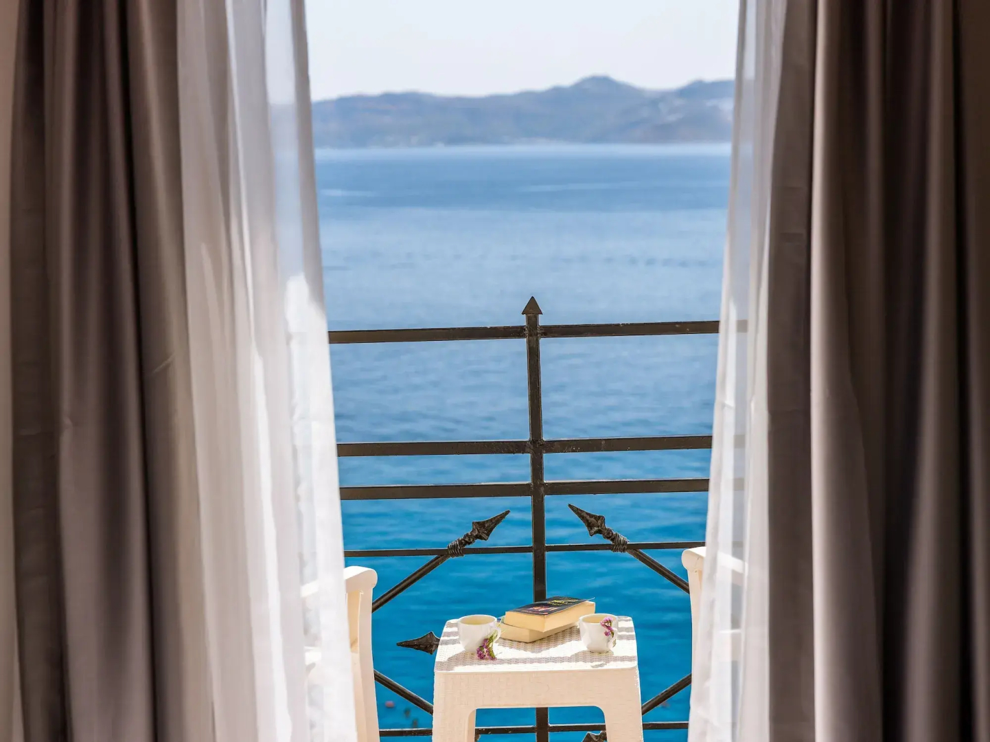 Hera Hotel