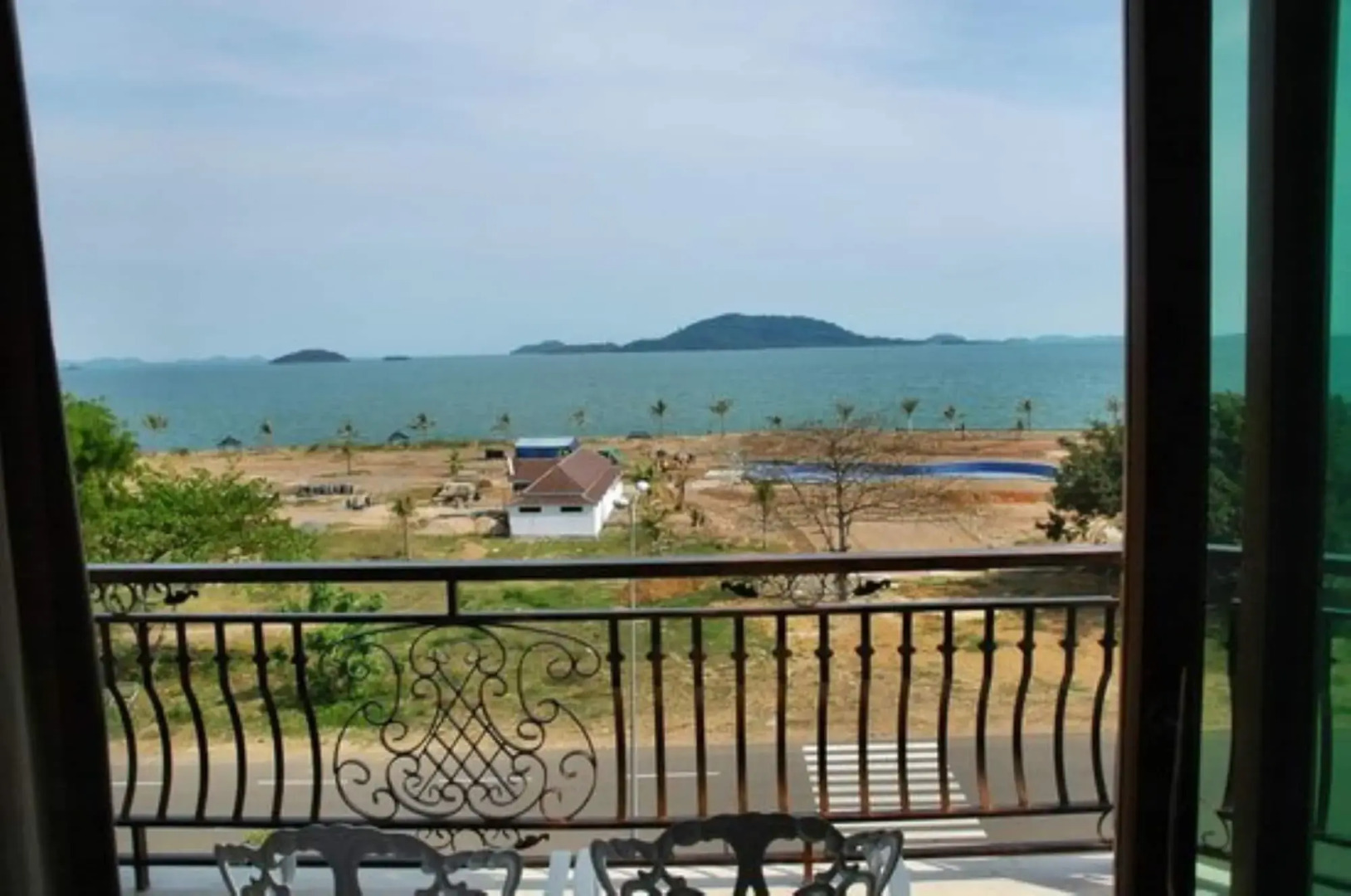 Rock Royal Hotel & Resort