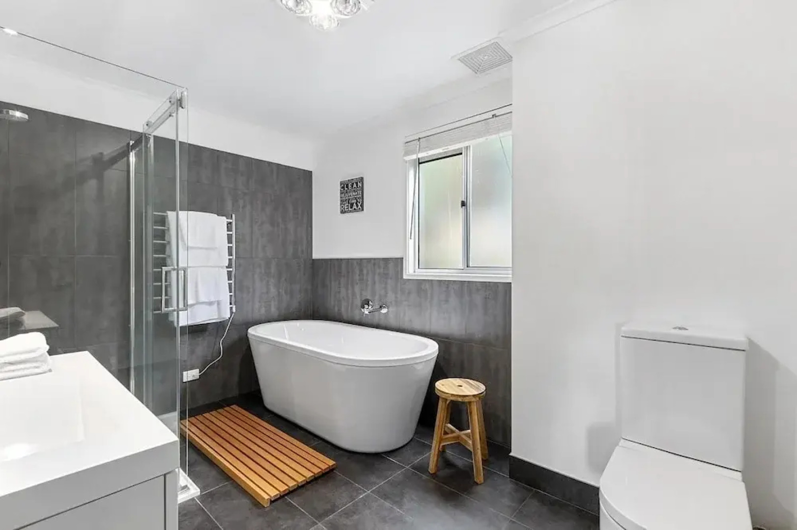 Hidden Bay - 5 BR luxury waterfront