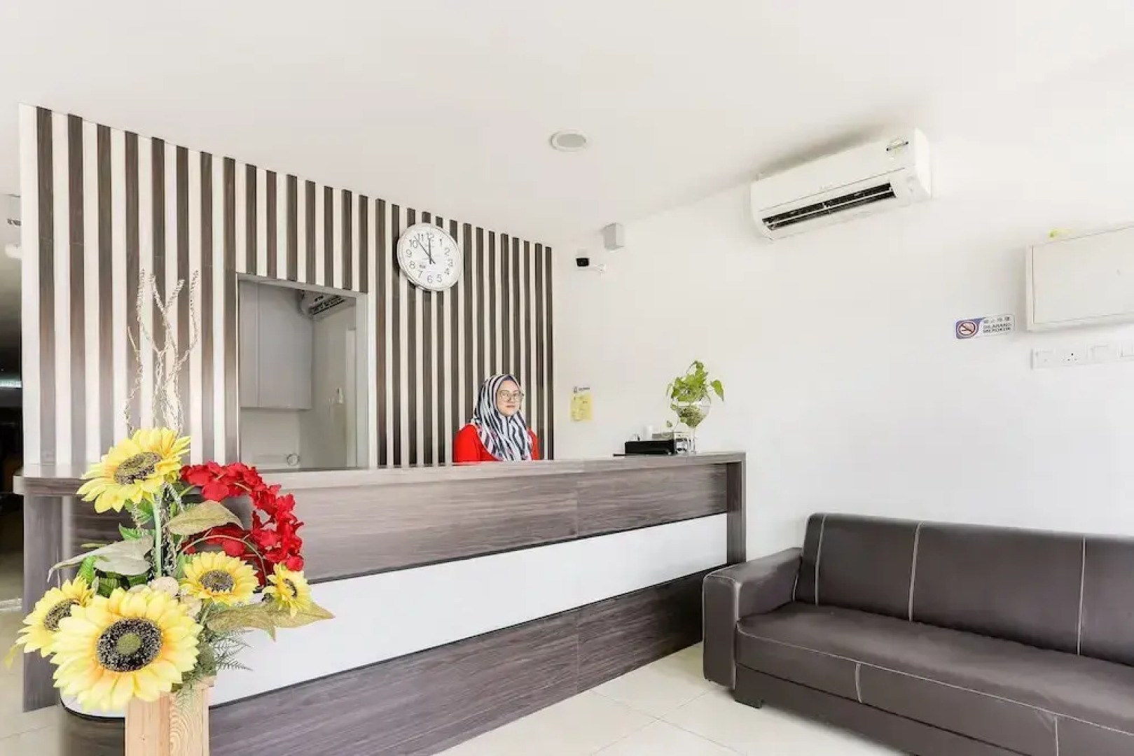 Rich Hotel by OYO Rooms