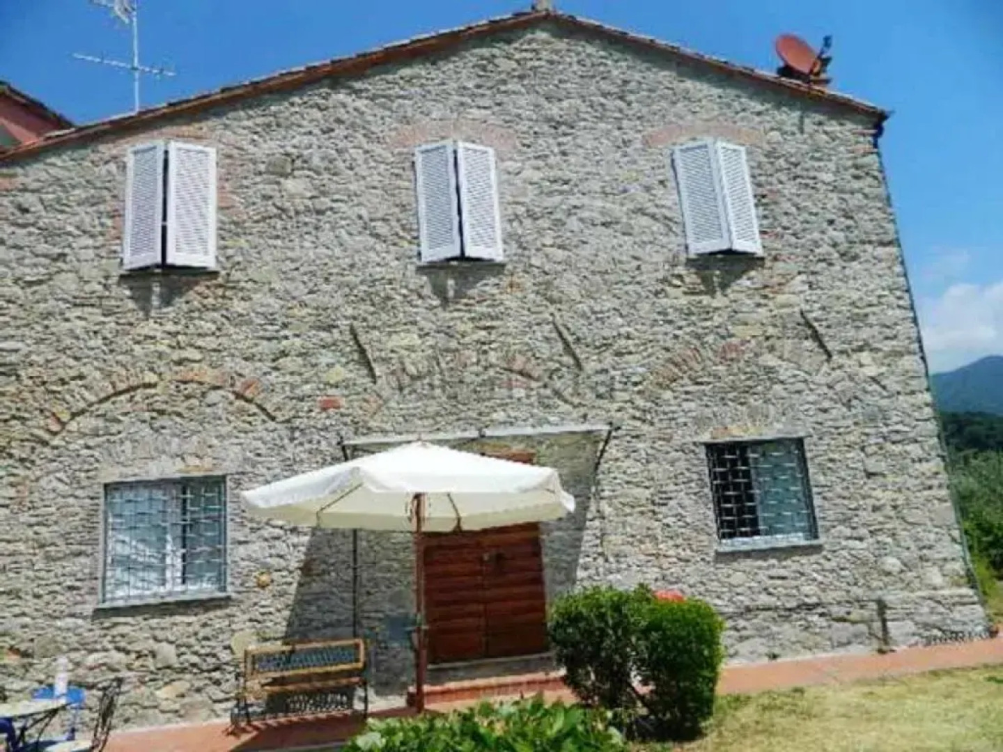 2 bedrooms appartement with sea view shared pool and enclosed garden at Borghetto melara 6 km away from the beach