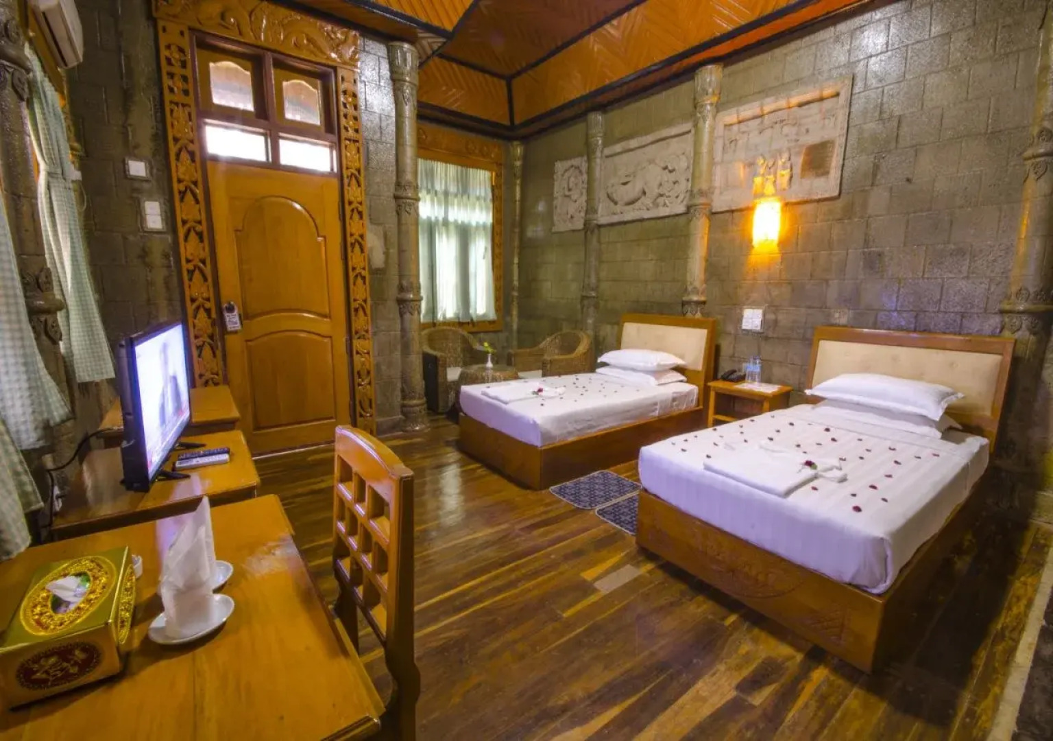 Mrauk-U Shwe Thazin Hotel