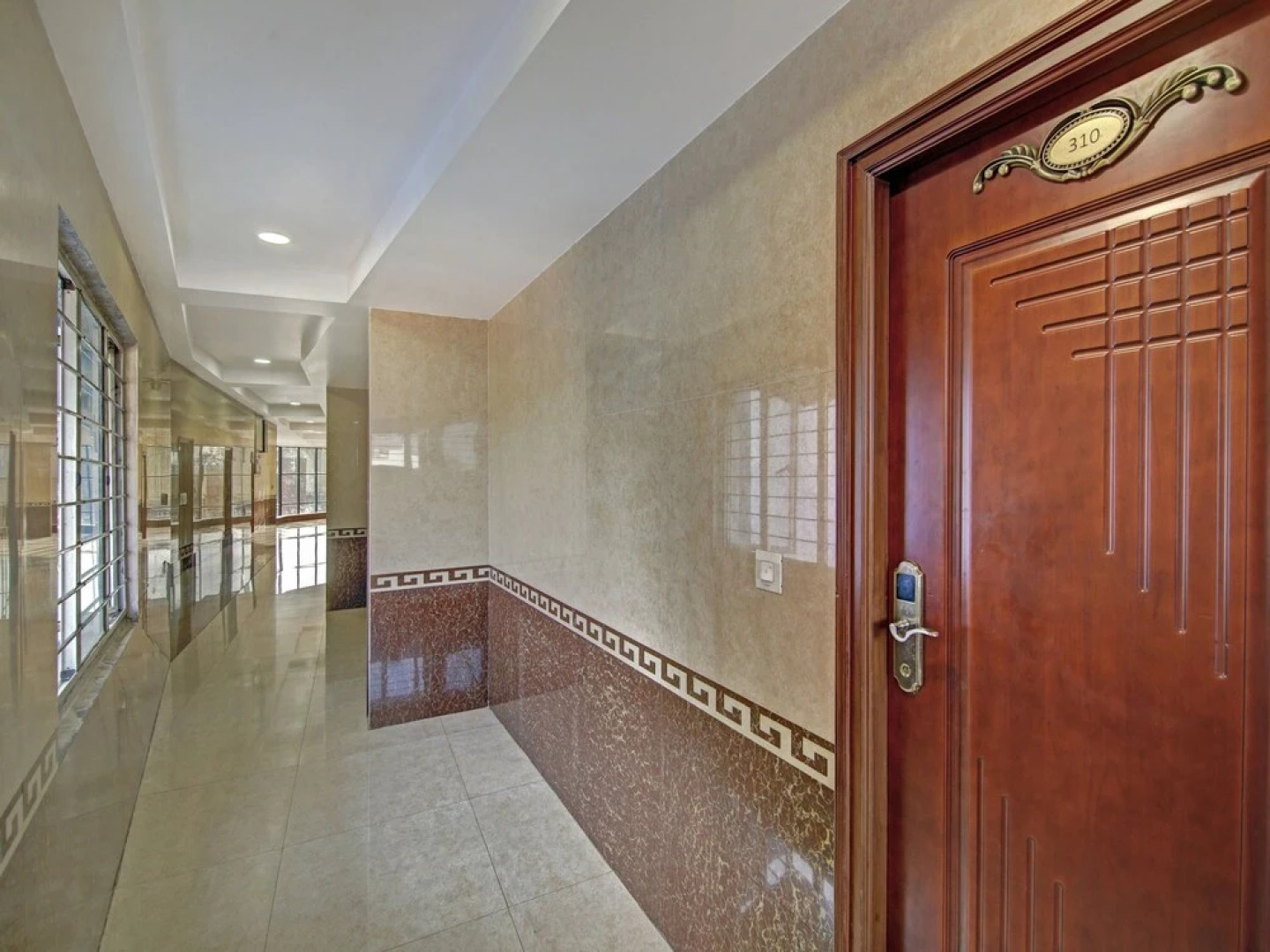 Oyo 30562 Ni Ambaari Elite