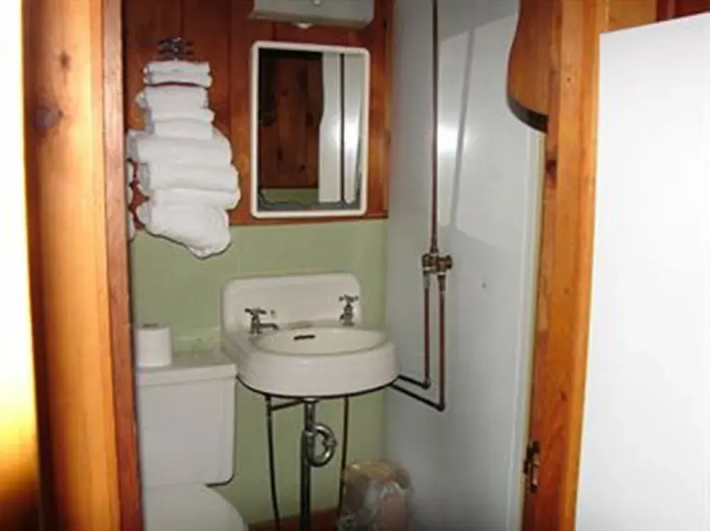 Anchorage at the Lake