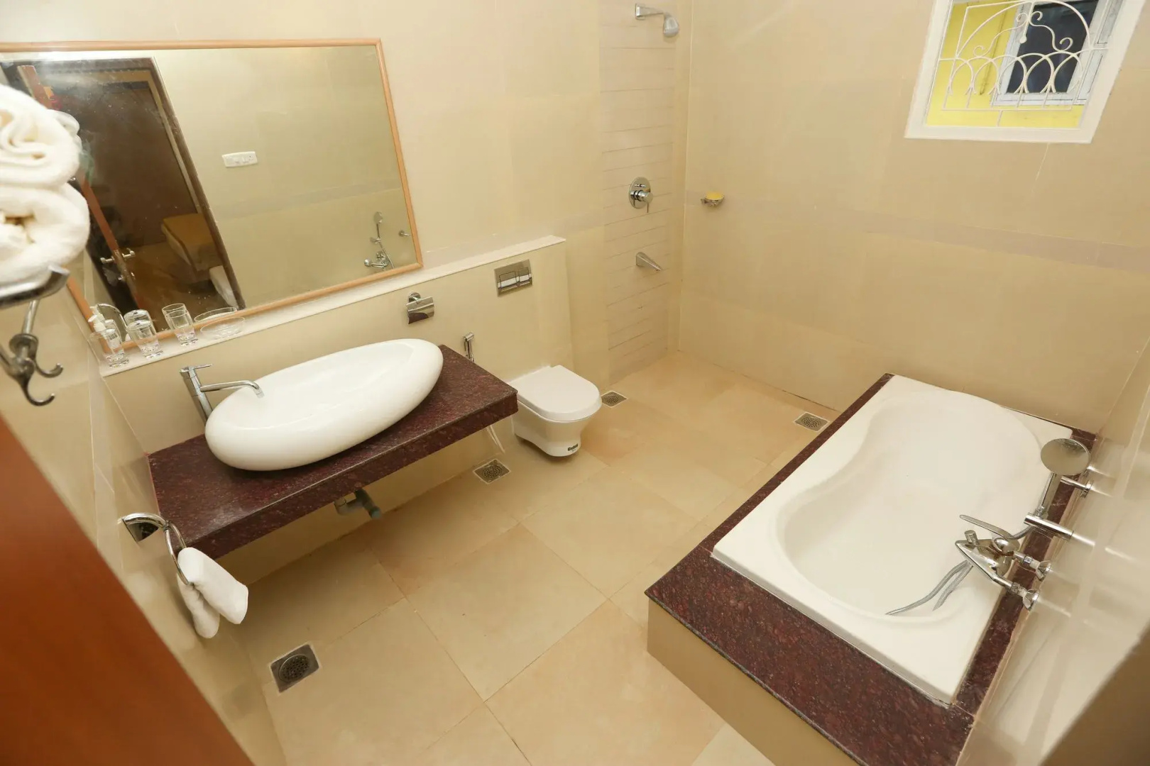 Avenue 11 Boutique Residences