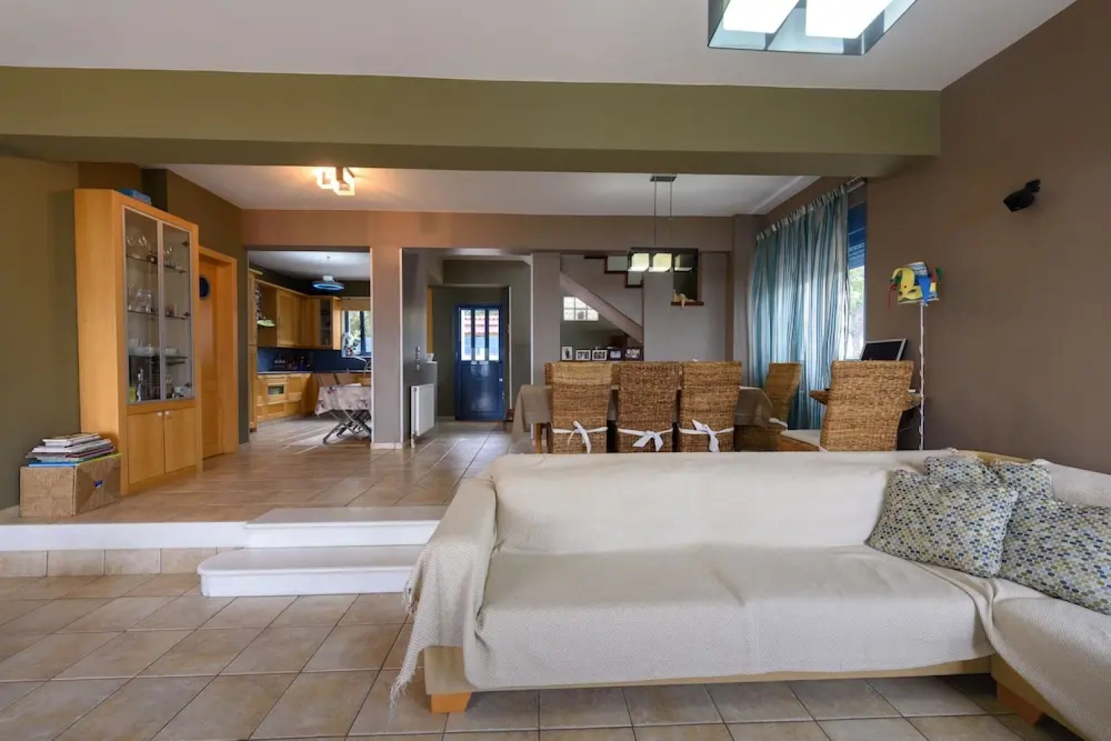 comfortable villa right by the sea