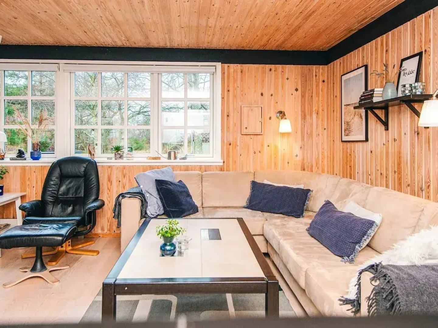 Cozy Cottage by the Sea-by Traum