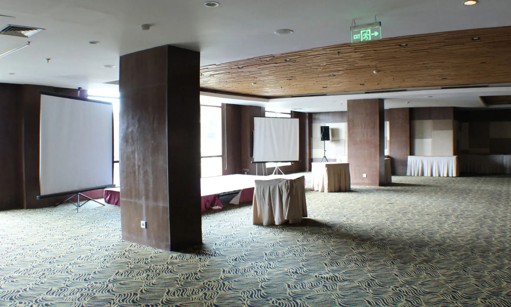 Hotel Santika Pandegiling Surabaya