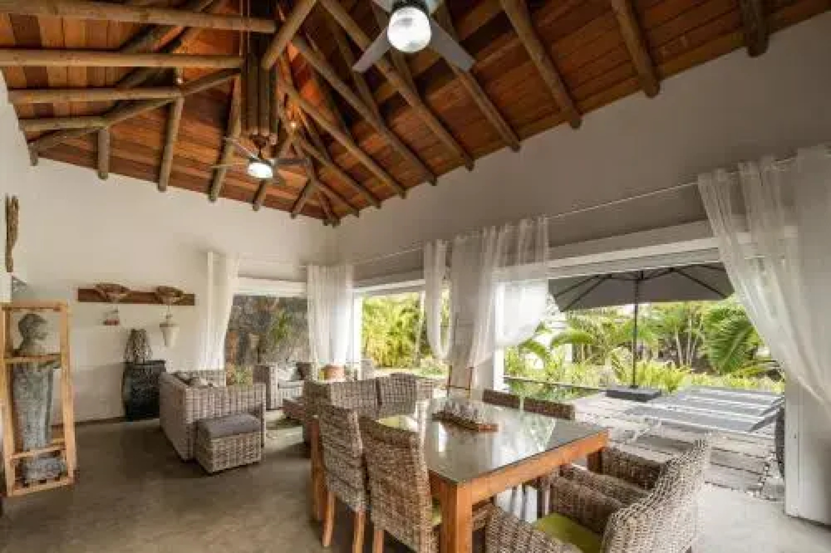 Koki Bonheur Beachfront Villa By StayMauritius