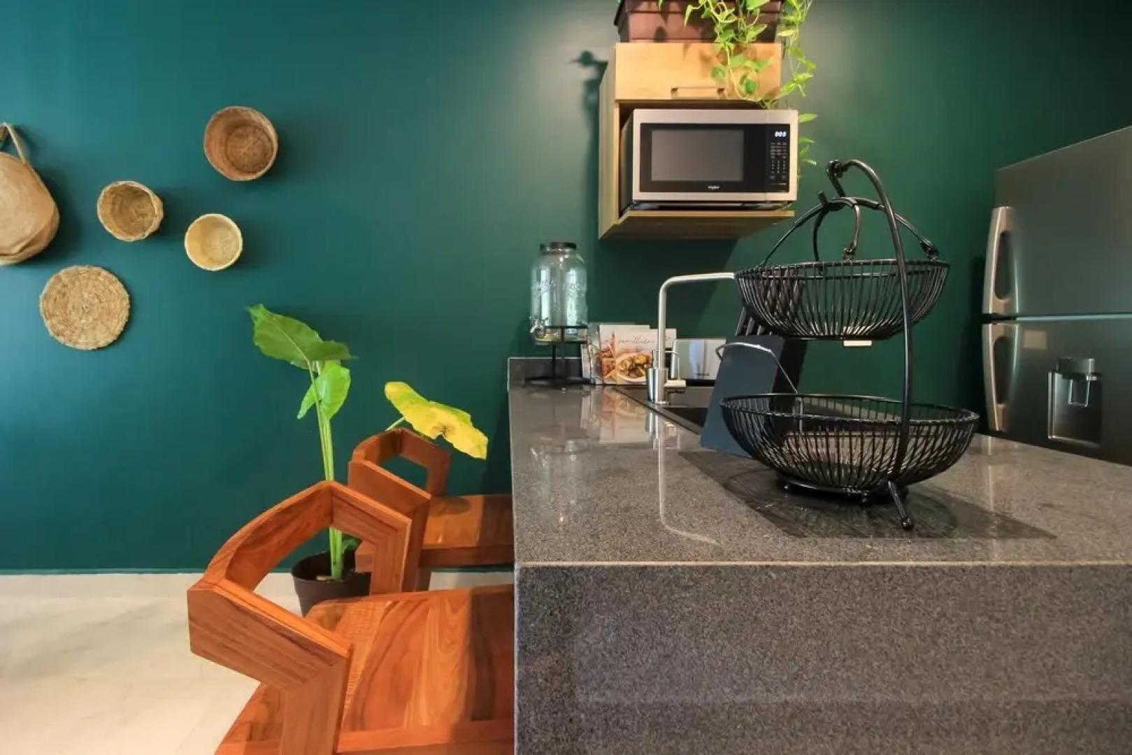 Stylish Wonderful 1BR Loft Private Lounge Terrace Jungle Vibes