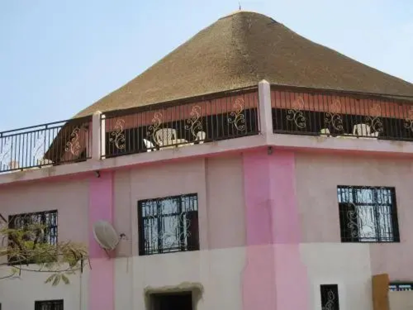 Waka Waka Hotel