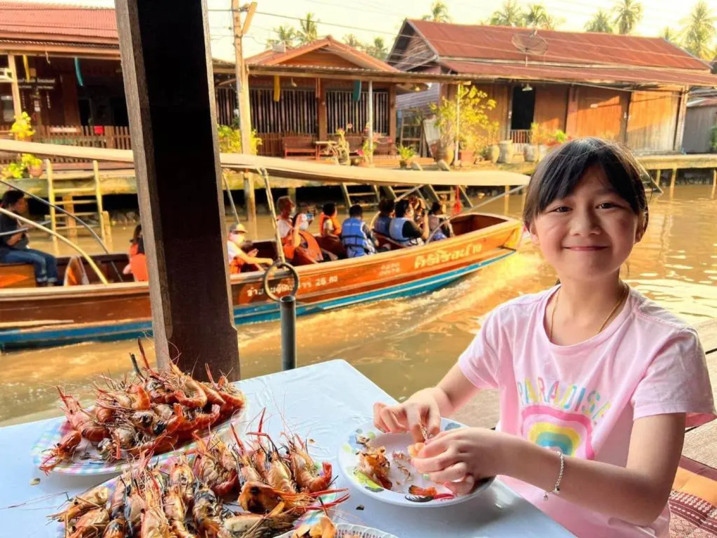 Baanklong Amphawa Homestay