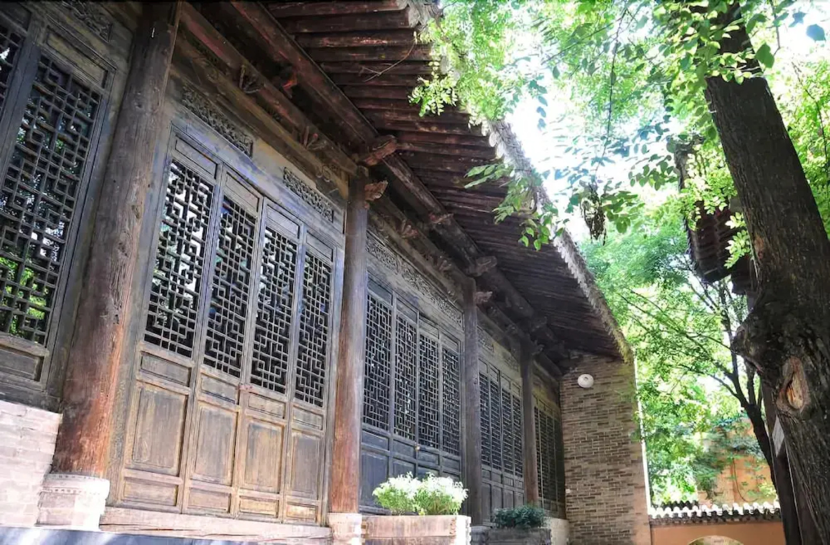 Zuoyouke Theme Hotel