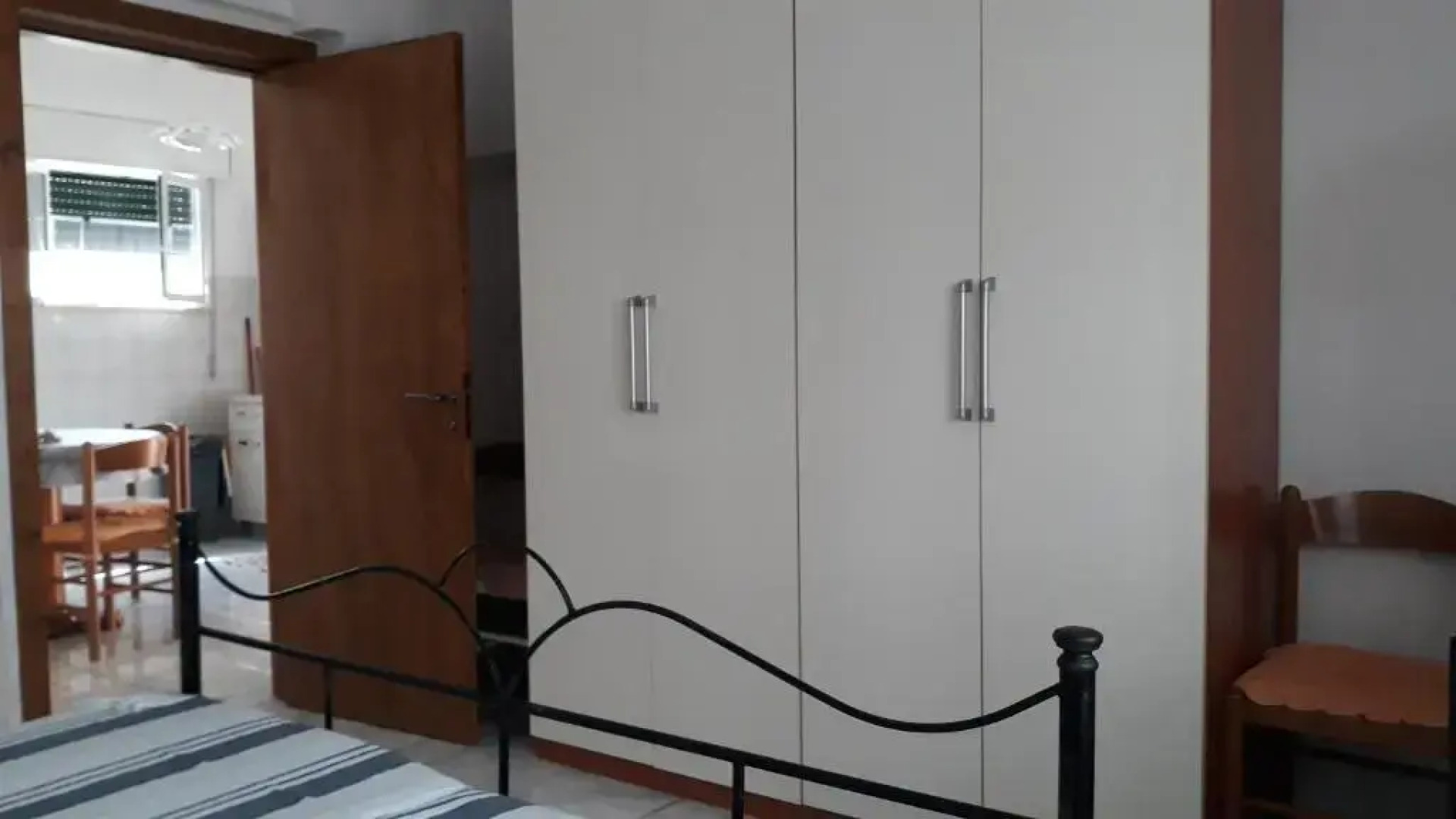 casa gialla mare del salento