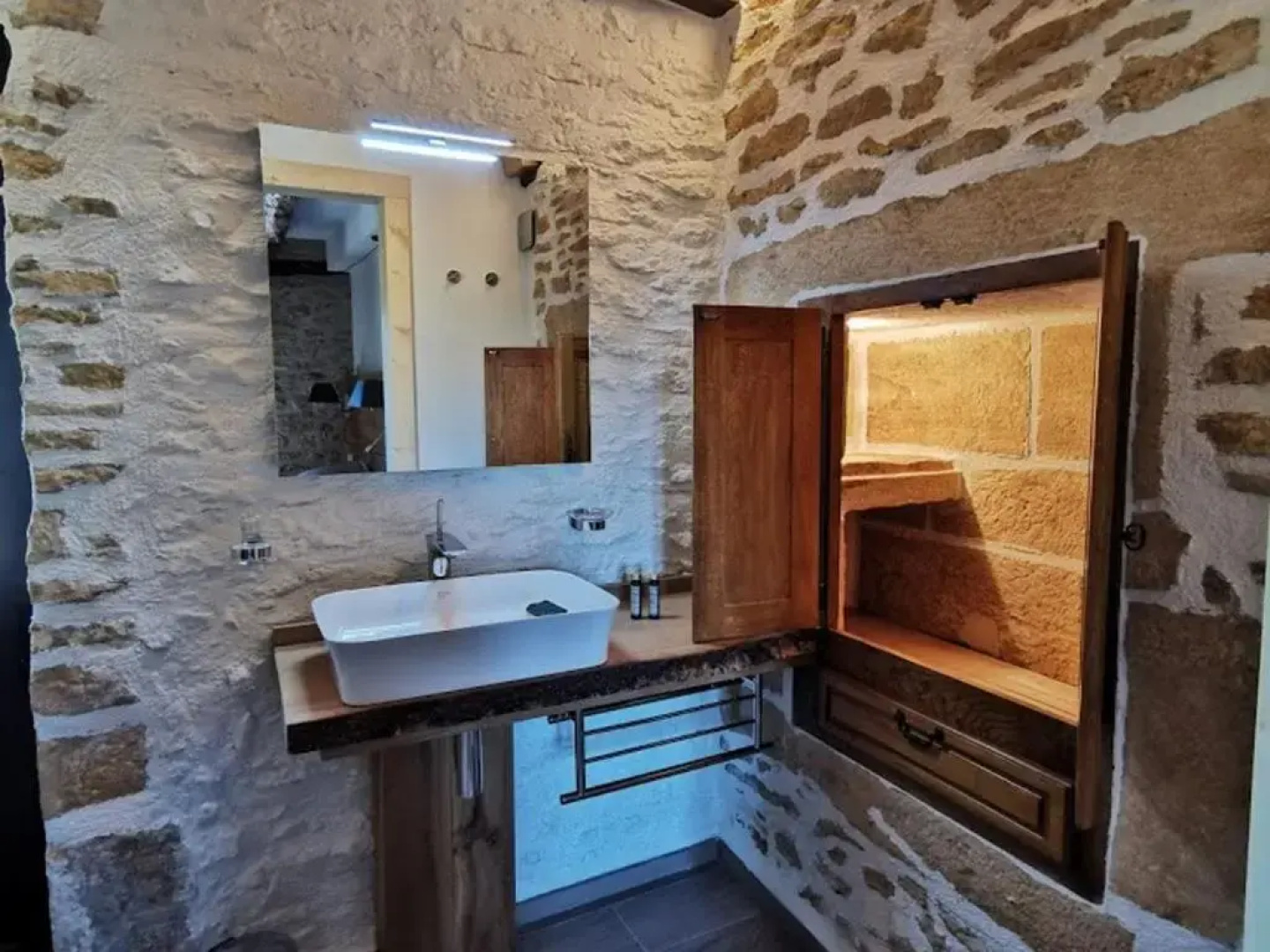 Gite Coly-Saint-Amand, 5 pièces, 8 personnes - FR-1-616-85