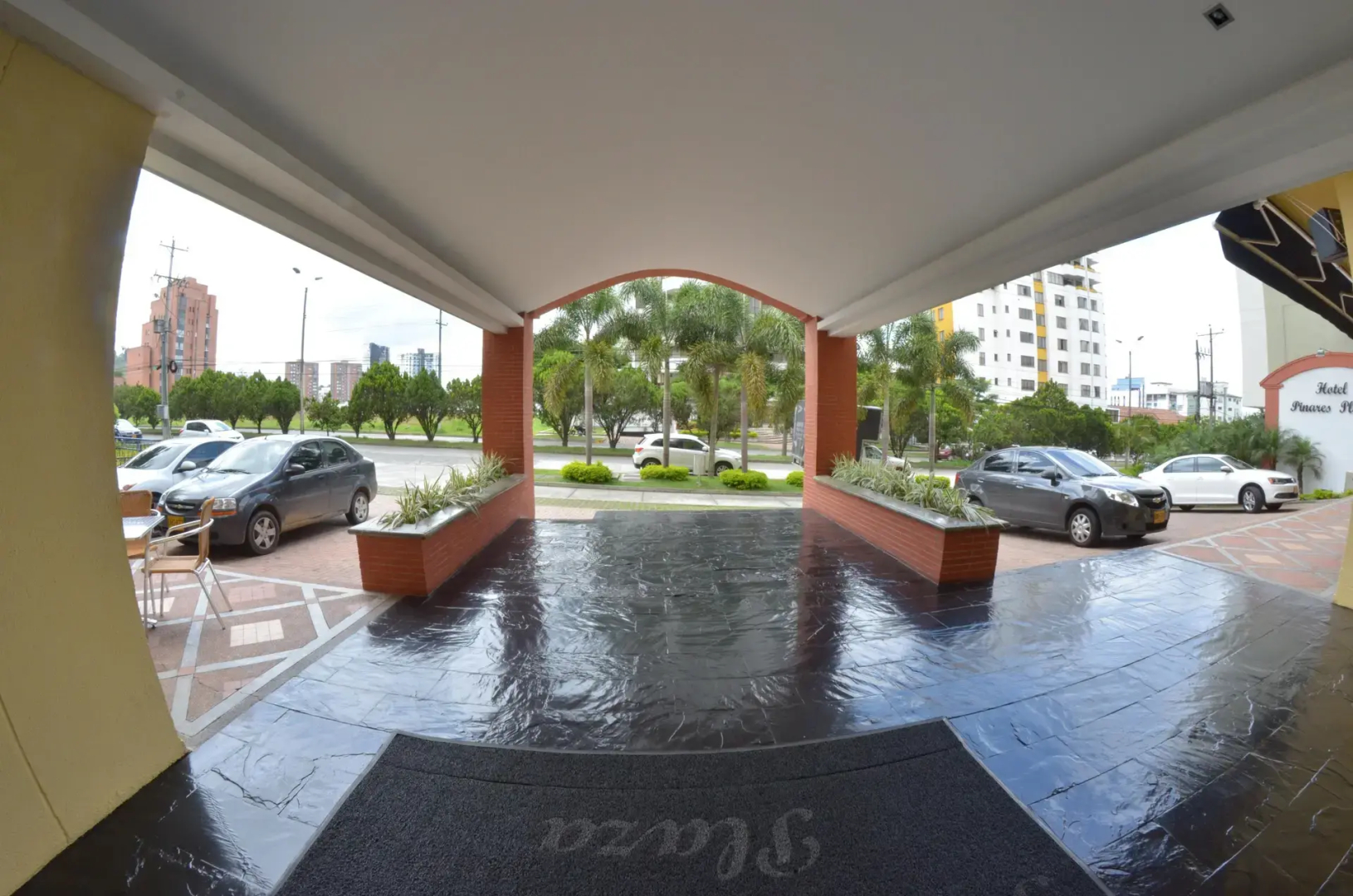 Hotel Pinares Plaza