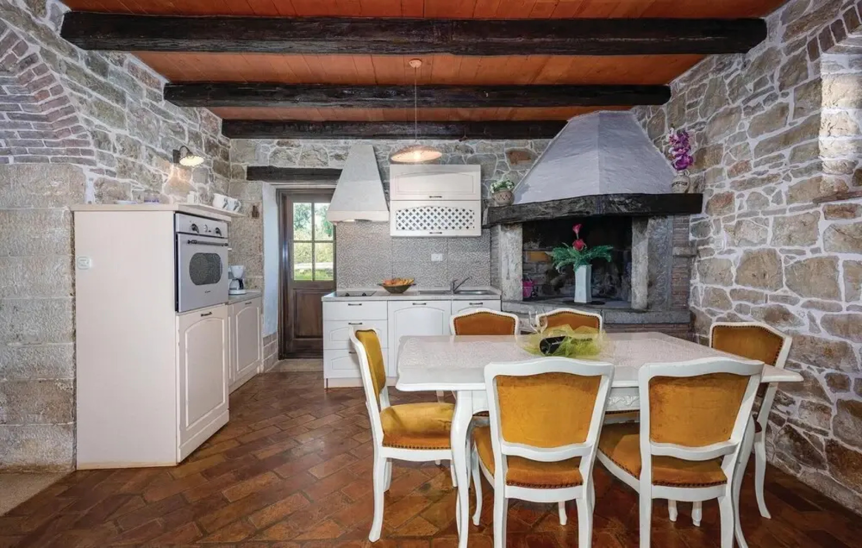 Amazing Home in Porec With Wifi and 2 Bedrooms