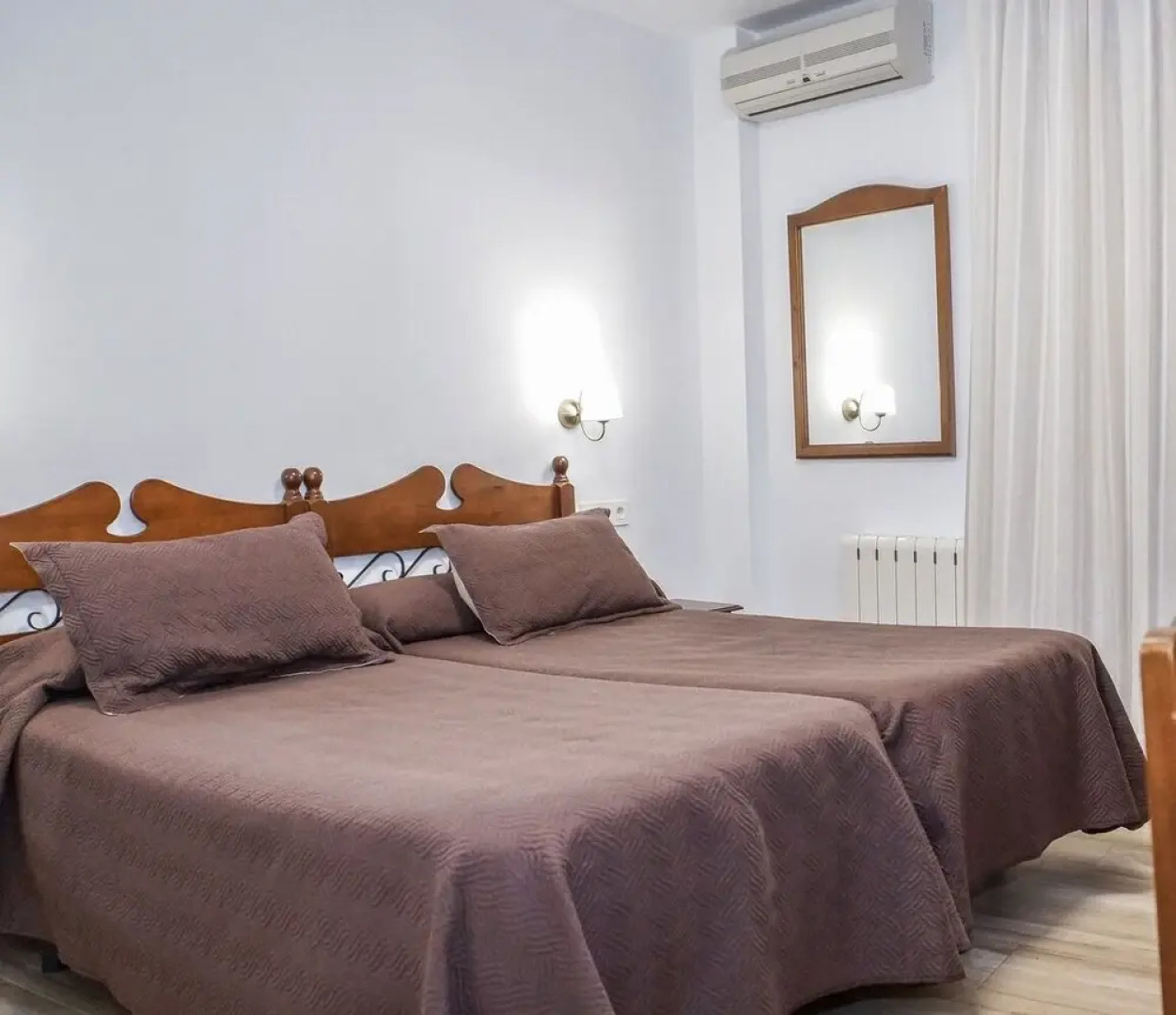 Hostal y Apartamento Rural Los Naranjos