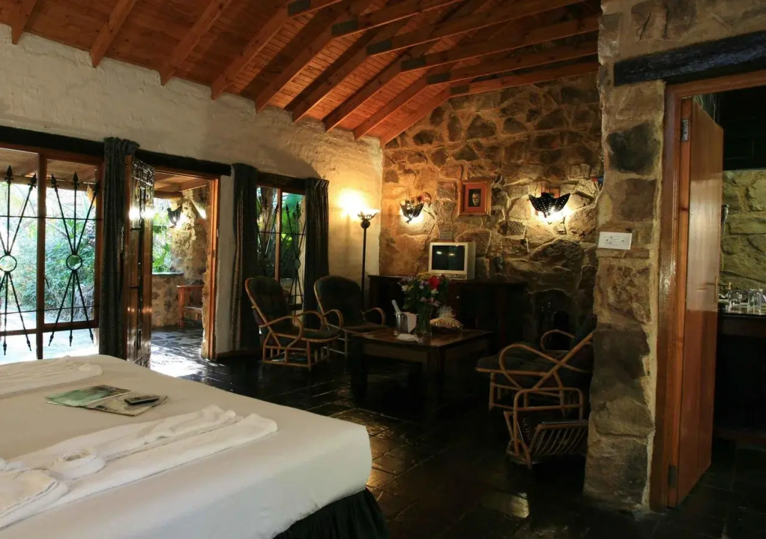 Misty Hills Country Hotel