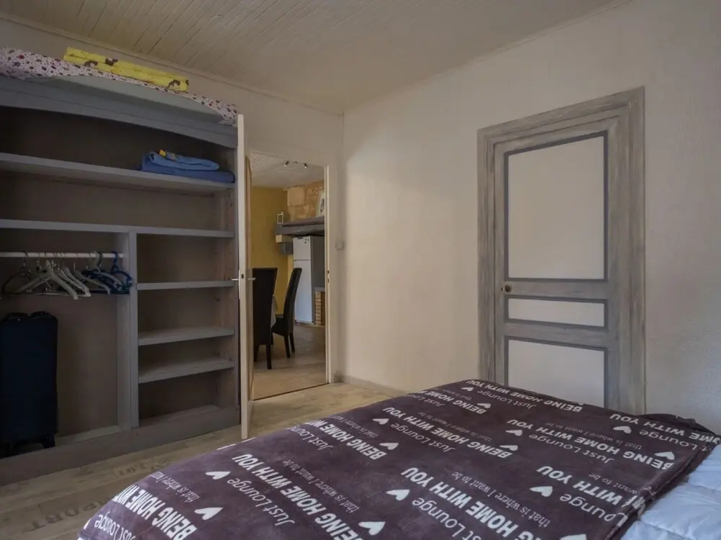 Luxurious Holiday Home with Swimming Pool in Meyrals