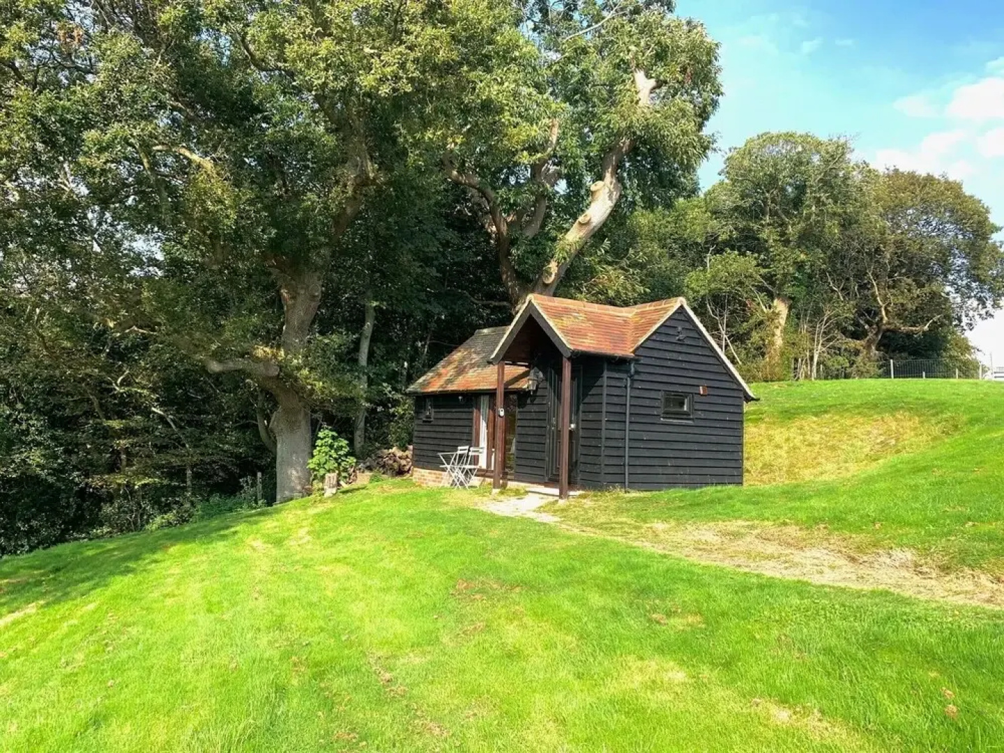 Glamping 1-bed Cottage in Hellingly
