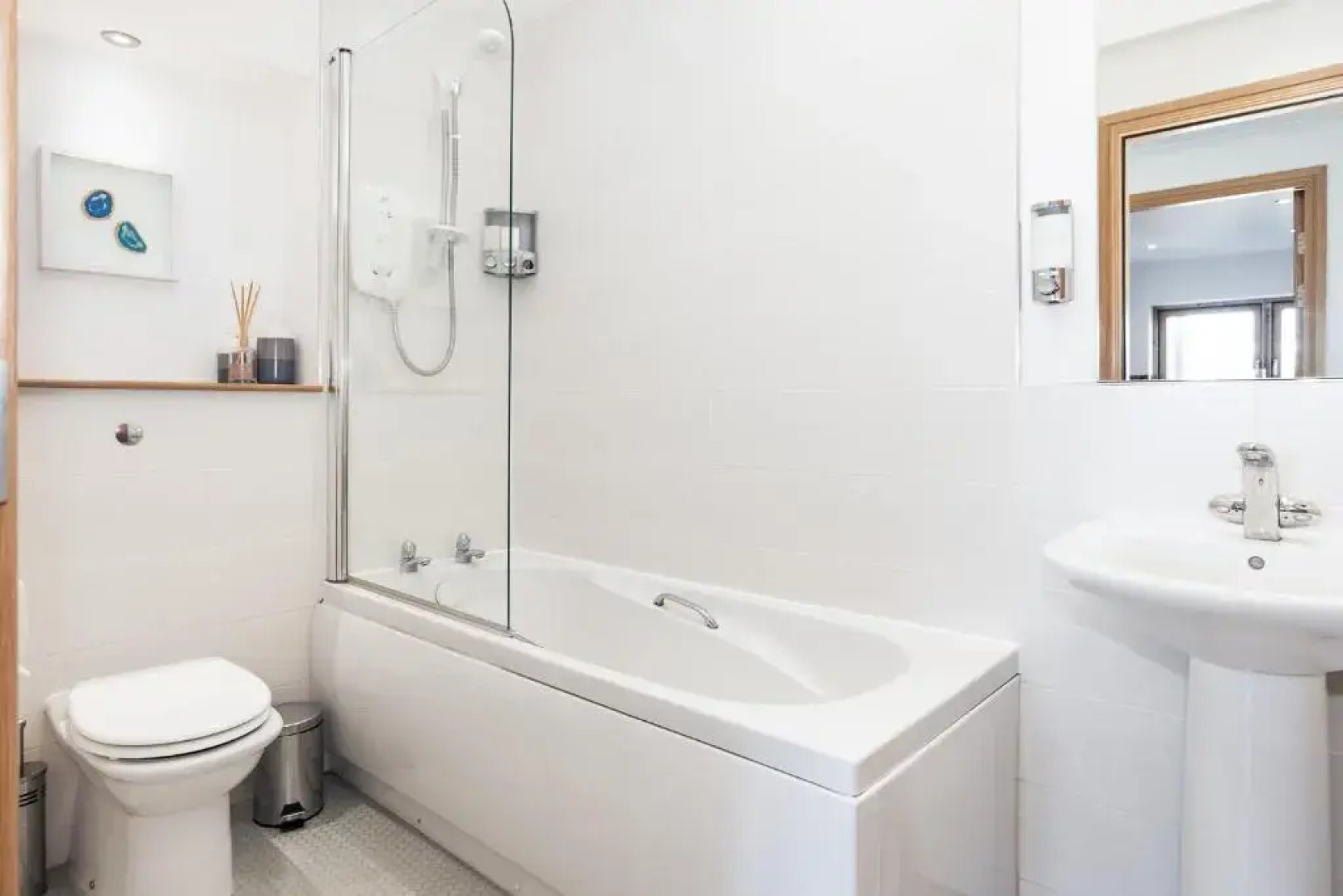 Executive Riverside 3 Bed Apartment