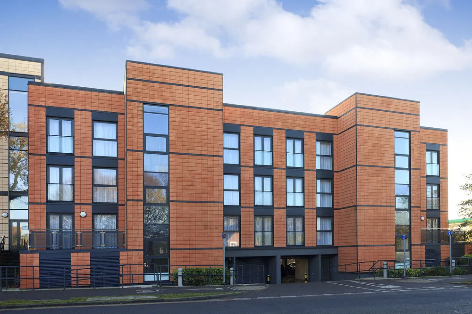 SACO Bracknell - Summer Place