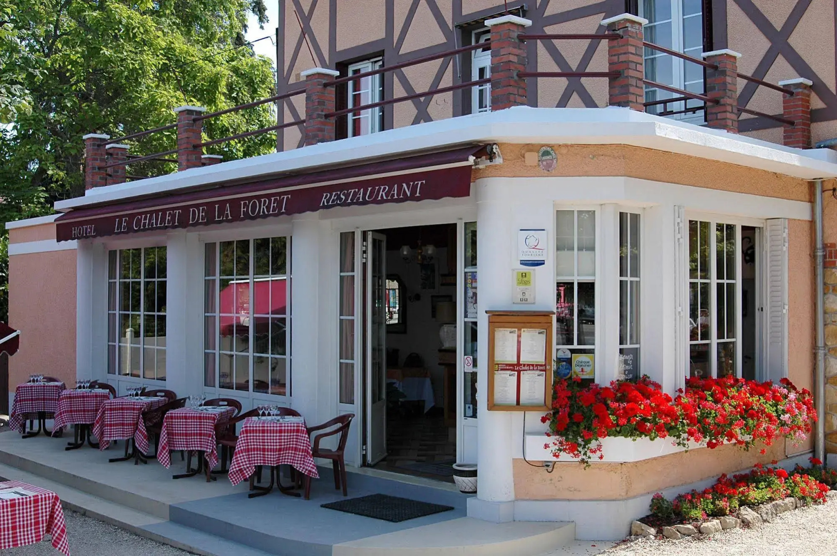 Hôtel Le Chalet de la Forêt