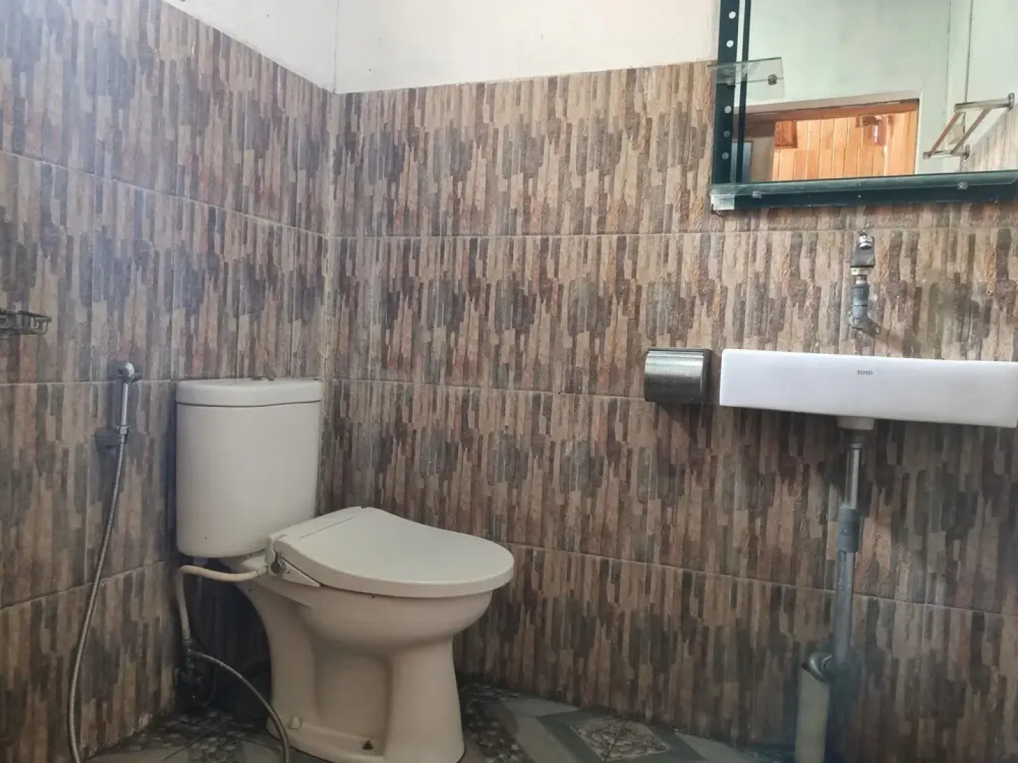 ADK Papandayan Homestay & Tour